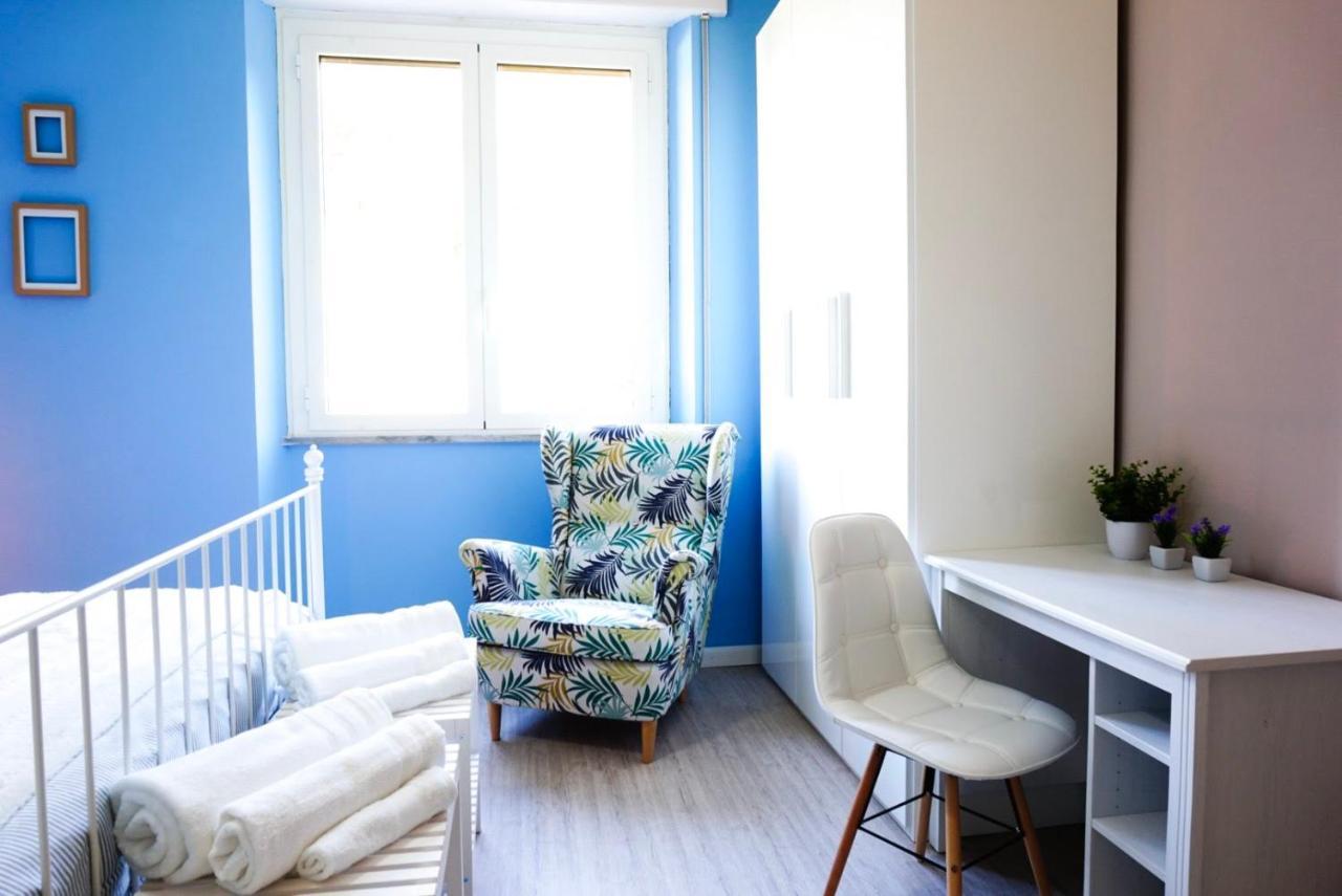 Villa Aurelia - Seafront Apartment With Terrace Quartu SantʼElena Exteriör bild