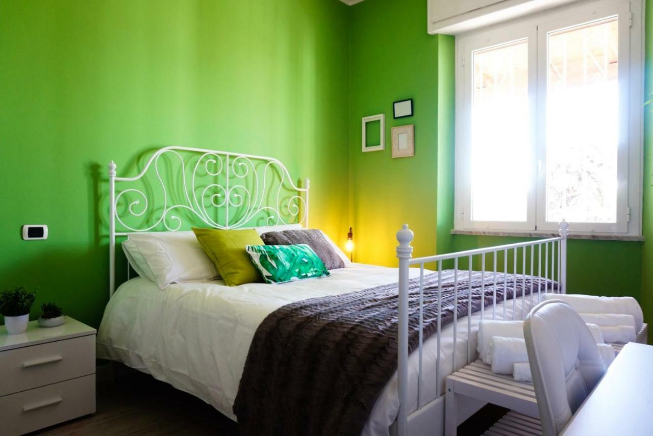 Villa Aurelia - Seafront Apartment With Terrace Quartu SantʼElena Exteriör bild