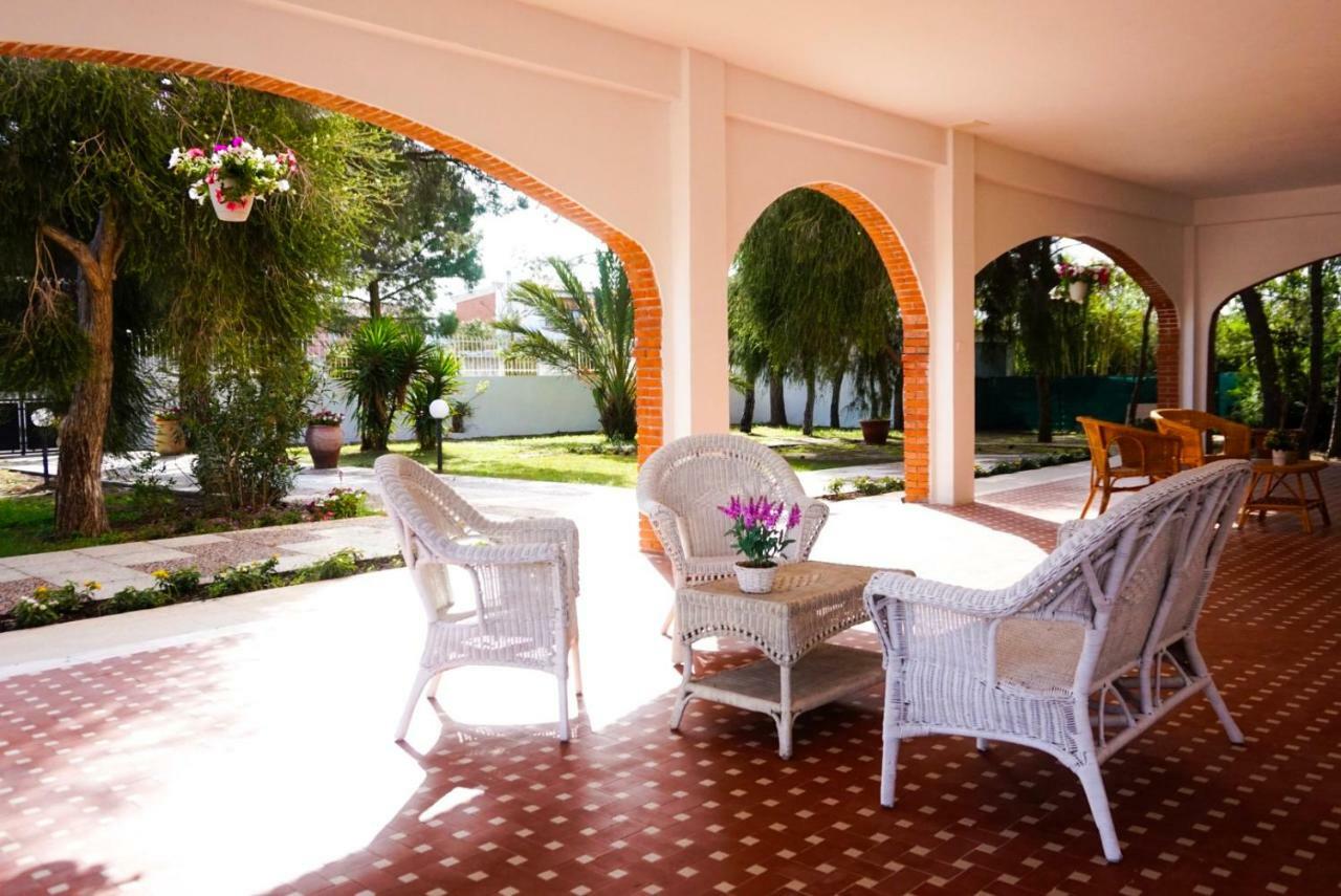 Villa Aurelia - Seafront Apartment With Terrace Quartu SantʼElena Exteriör bild